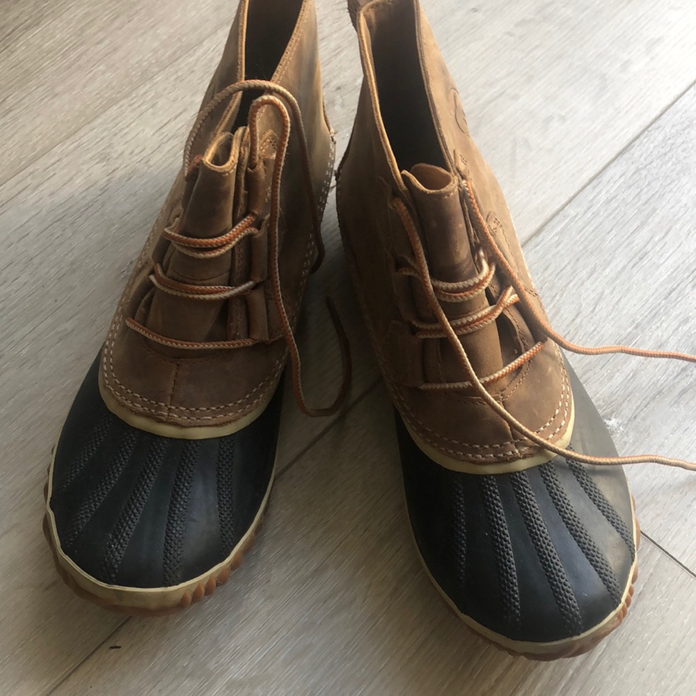 Duck boots